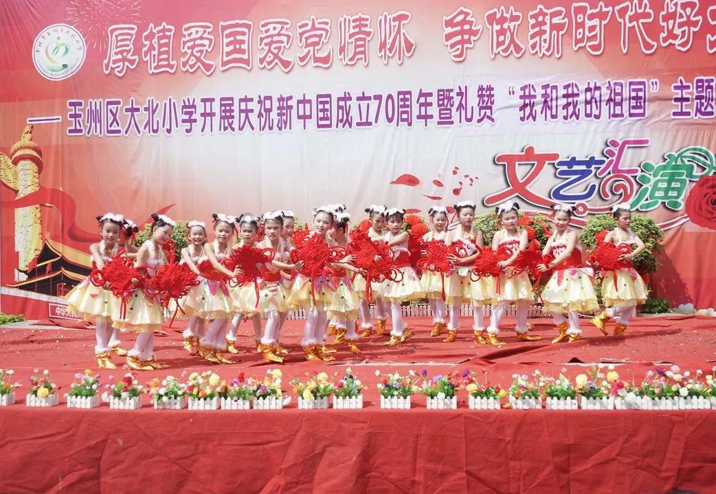 探索在职场中应该如何跟自己身边的同事交往好?,解锁你的疑惑之门